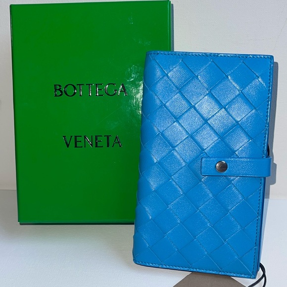NWT BOTTEGA VENETA WOVEN LEATHER BLUE iPHONE 11 CASE WALLET WITH BOX AND BAG - Picture 3 of 16
